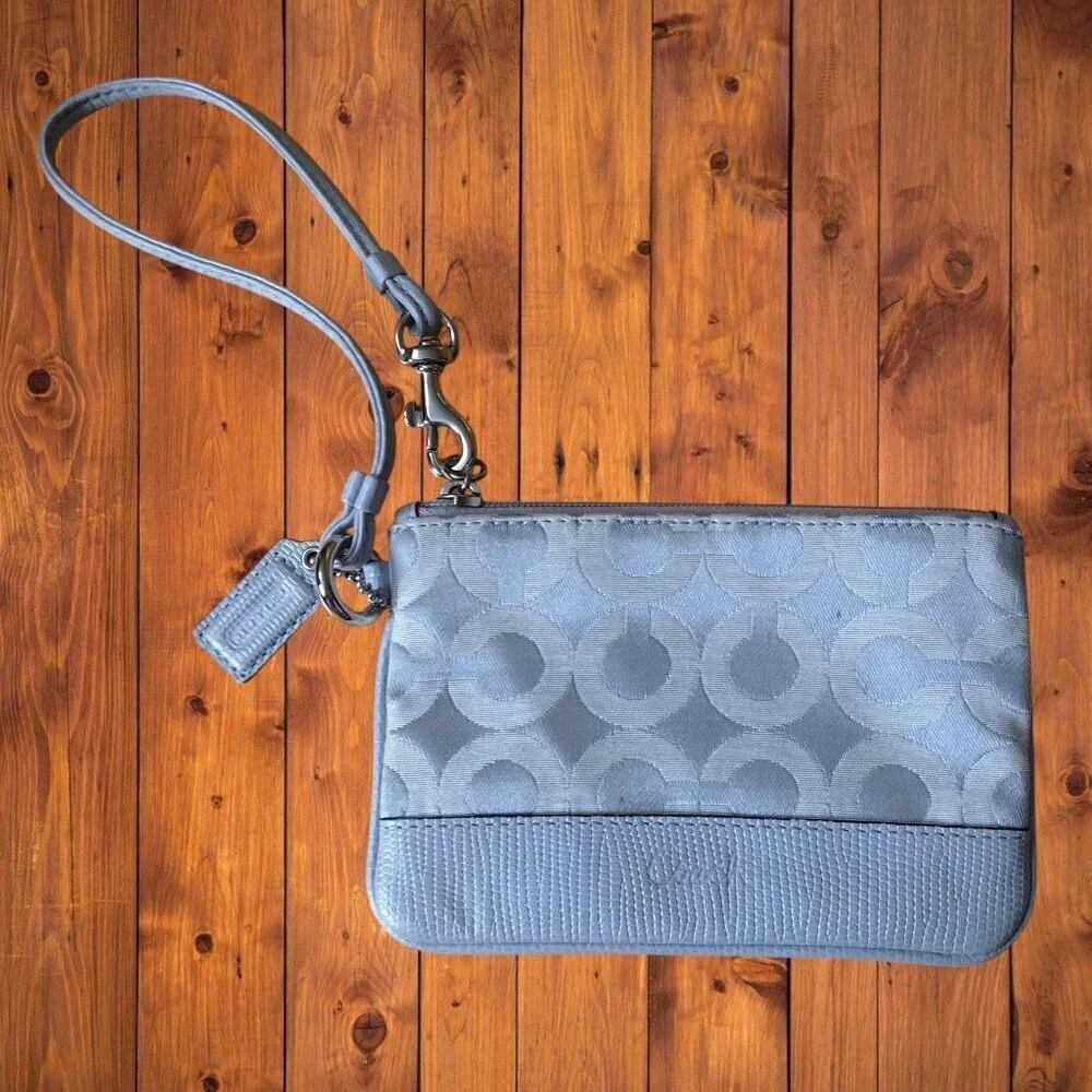 Coach Kristin OP ART Fog Light Gray Sateen Wristlet Signature Classic Charm